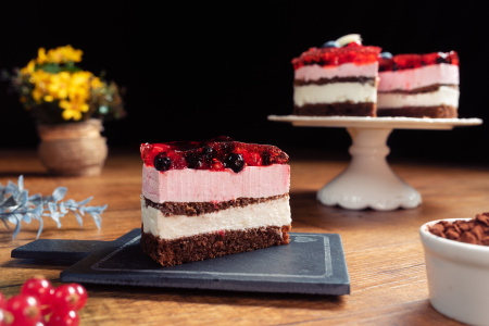 Tort Fresh Mousse cu Fructe de Pădure