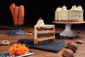 Tort Carrot Cake